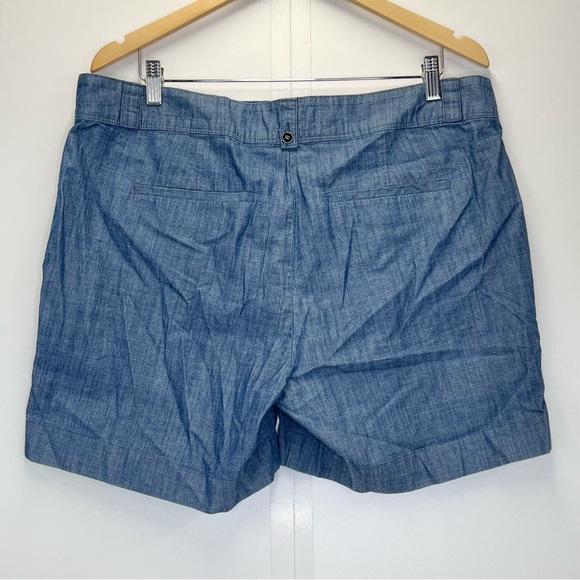 NWT Isaac Mizrahi New York Tailored Short Indigo Chambray Size 14 - Picture 6 of 9